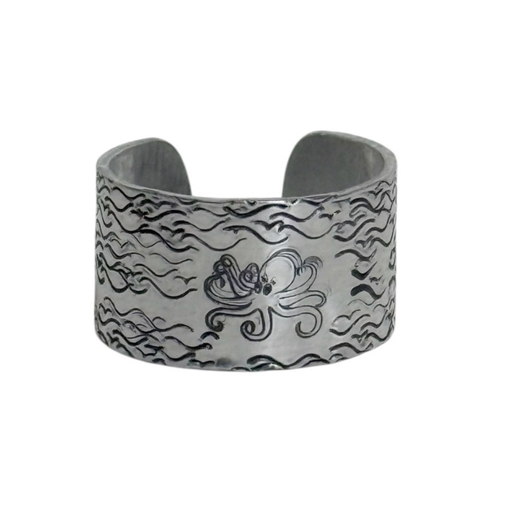 Handmade Octopus design silver aluminum hypoallergenic adjustable cuff ring - Picture 6 of 9